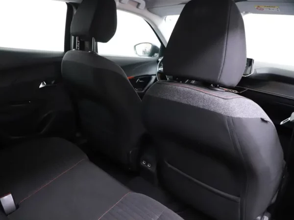 Photo 22 of 30 of VR3USHNKKLJ748222 Peugeot 2008 1.2 PureTech Blue Lease Active