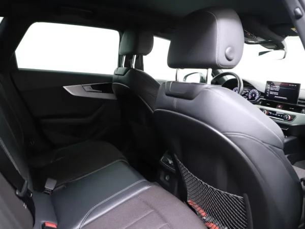 Photo 22 of 30 of WAUZZZF47LA021709 Audi A4 Avant 35 Automaat TFSI S-Line Sport