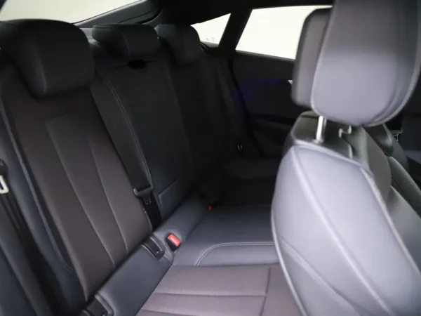 Photo 22 of 30 of WAUZZZF5XRA018580 Audi A5 Sportback 35 TFSI S-Line Competition VC