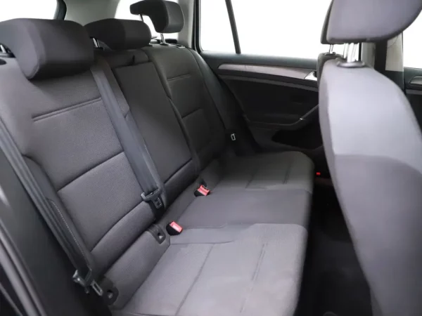 Photo 22 of 31 of WVWZZZAUZLP505120 Volkswagen GOLF Variant 1.0 TSI Comfortline 5-drs Combi