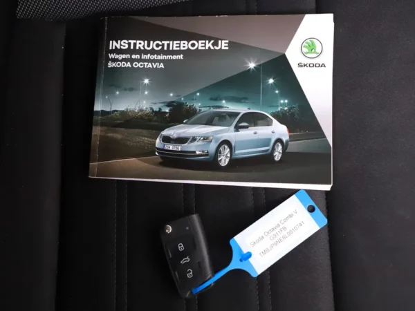 Photo 23 of 27 of TMBJP9NE6L0010741 Skoda Octavia Combi 1.0 TSI Business Edition