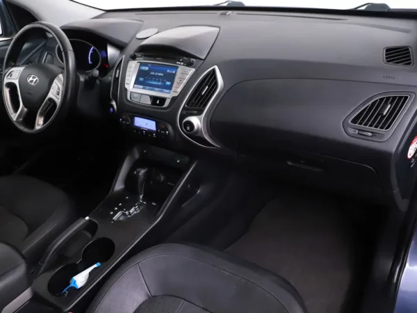 Photo 23 of 29 of TMAJU81BBCJ290071 Hyundai ix35 2.0i Aut. i-Catcher