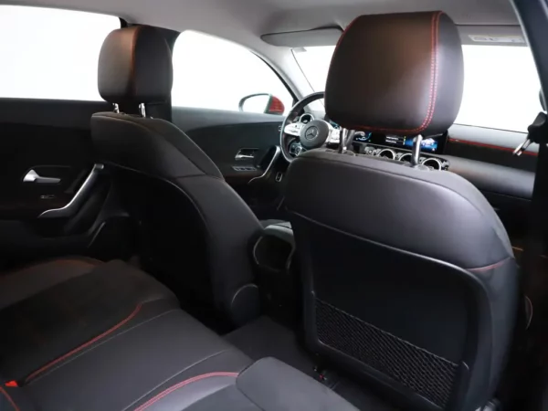 Photo 23 of 32 of W1K1771861J273372 Mercedes-Benz A-Klasse 250e Business Solution AMG HUD