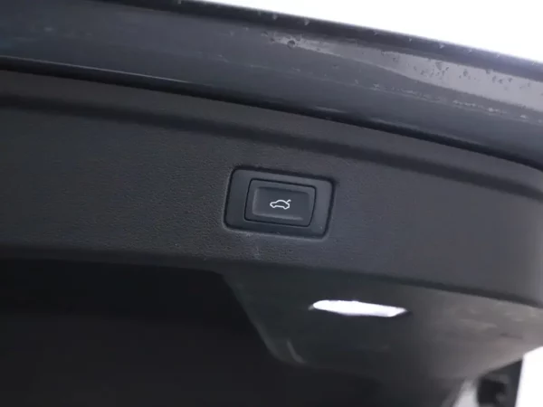 Photo 23 of 33 of WAUZZZF54KA021075 Audi A5 Sportback 40 TFSI Design Pro Line Plus