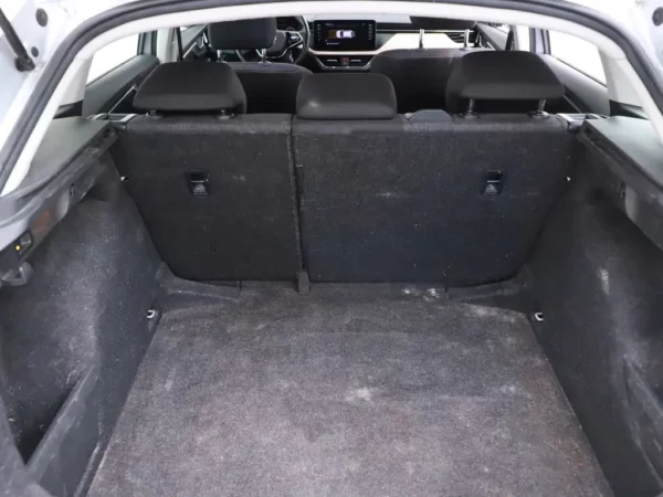 Photo 23 of 34 of TMBER7NW3M3052258 Skoda Scala 1.0 TSI Business Edition 5-drs Hatchb.