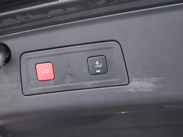 Photo 24 of 35 of VR3FRHNSTMY008275 Peugeot 508 SW 1.2 PureTech Aut. Blue Lease Allure LED