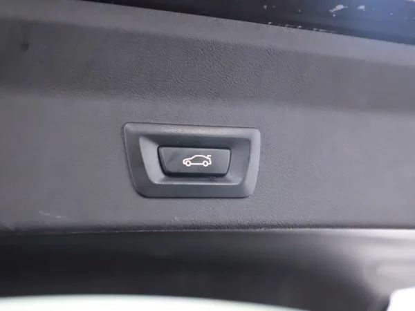 Photo 24 of 36 of WBY7X41090SZ08143 BMW iX3 Executive 80 kWh