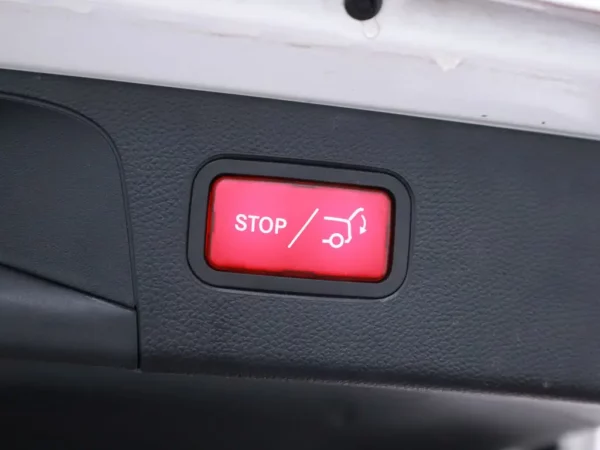 Photo 24 of 37 of WDC2539541F486918 Mercedes-Benz GLC 350e 4MATIC AMG LED