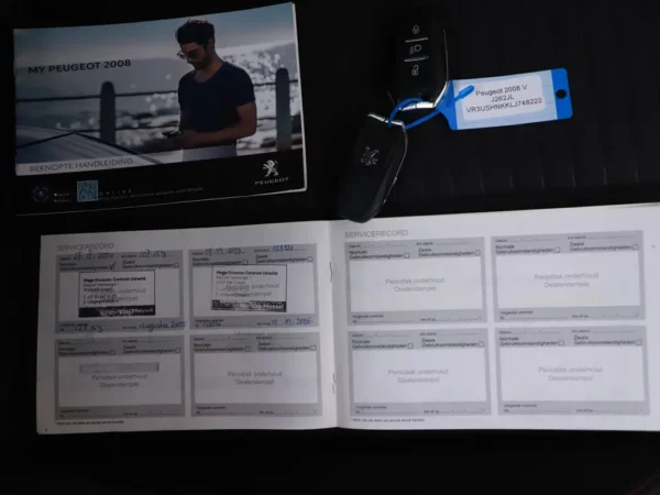 Photo 25 of 30 of VR3USHNKKLJ748222 Peugeot 2008 1.2 PureTech Blue Lease Active