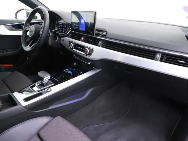 Photo 25 of 30 of WAUZZZF5XRA018580 Audi A5 Sportback 35 TFSI S-Line Competition VC