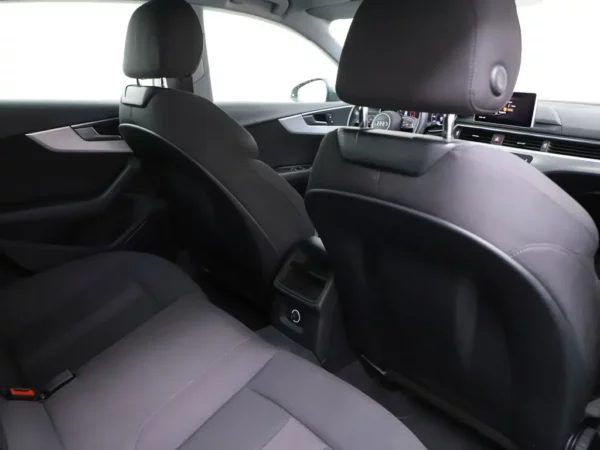 Photo 25 of 33 of WAUZZZF54KA021075 Audi A5 Sportback 40 TFSI Design Pro Line Plus