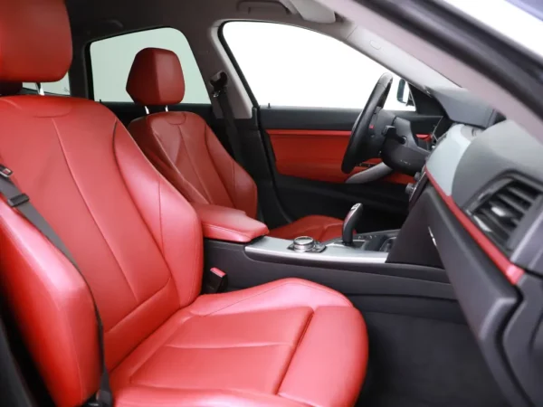 Photo 25 of 33 of WBA3X31030D358417 BMW 3-serie Gran Turismo 328i High Executive