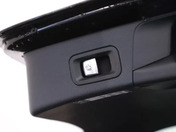 Photo 25 of 36 of WDD2052771F890023 Mercedes-Benz C-Klasse Estate 200 Business Solution AMG Plus Upgrade Edition 5-drs Combi