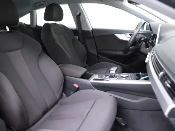 Photo 26 of 33 of WAUZZZF54KA021075 Audi A5 Sportback 40 TFSI Design Pro Line Plus