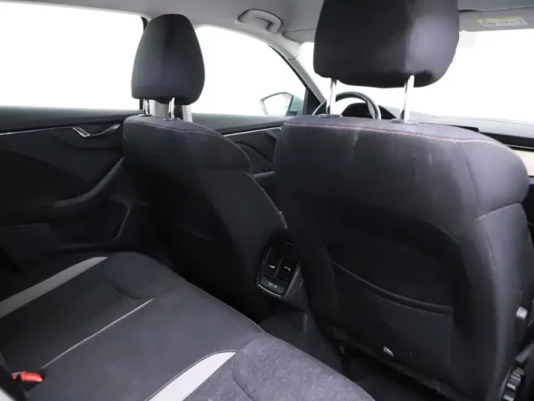 Photo 26 of 34 of TMBER7NW3M3052258 Skoda Scala 1.0 TSI Business Edition 5-drs Hatchb.