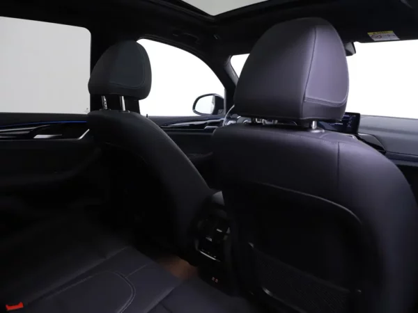 Photo 27 of 36 of WBY7X41090SZ08143 BMW iX3 Executive 80 kWh