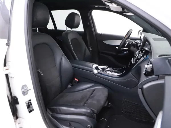 Photo 27 of 37 of WDC2539541F486918 Mercedes-Benz GLC 350e 4MATIC AMG LED