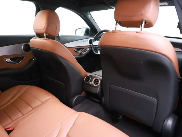 Photo 28 of 36 of WDD2052771F890023 Mercedes-Benz C-Klasse Estate 200 Business Solution AMG Plus Upgrade Edition 5-drs Combi