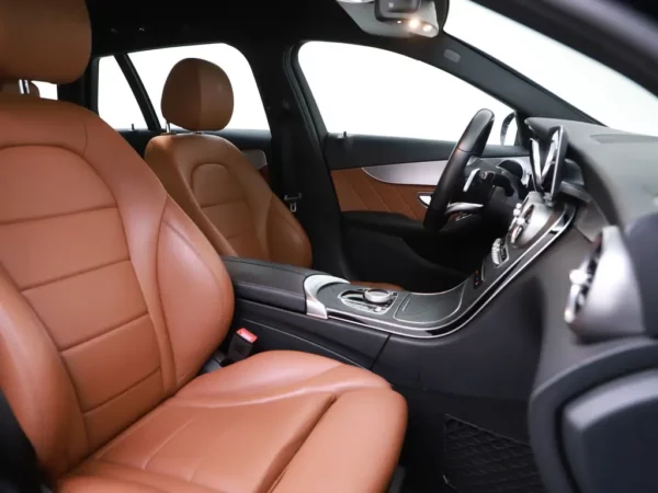 Photo 29 of 36 of WDD2052771F890023 Mercedes-Benz C-Klasse Estate 200 Business Solution AMG Plus Upgrade Edition 5-drs Combi