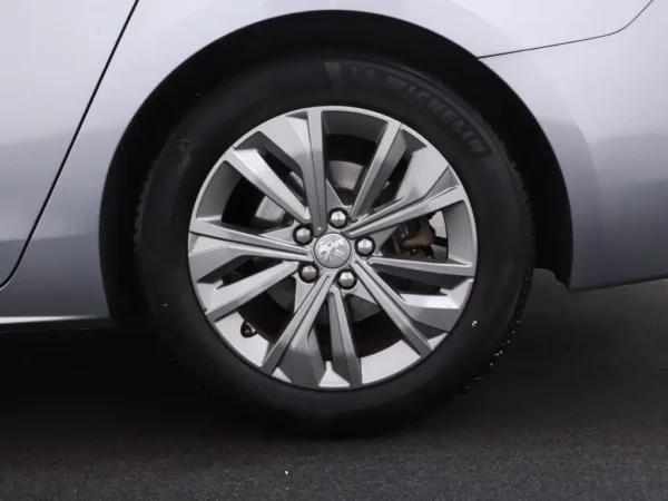 Photo 3 of 35 of VR3FRHNSTMY008275 Peugeot 508 SW 1.2 PureTech Aut. Blue Lease Allure LED