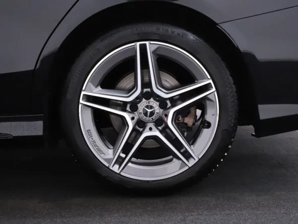 Photo 3 of 36 of WDD2052771F890023 Mercedes-Benz C-Klasse Estate 200 Business Solution AMG Plus Upgrade Edition 5-drs Combi