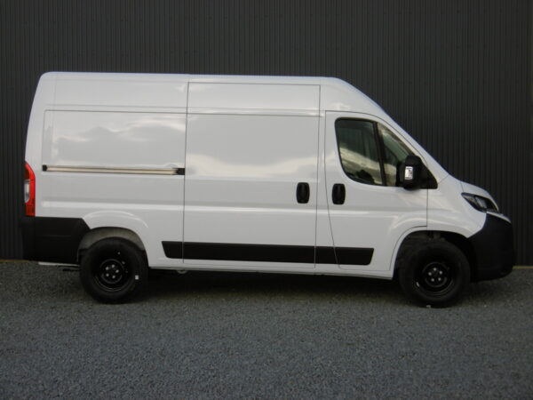 Photo 3 of 6 of N200798 CITROEN JUMPER FT 35 L2H2 BlueHDi