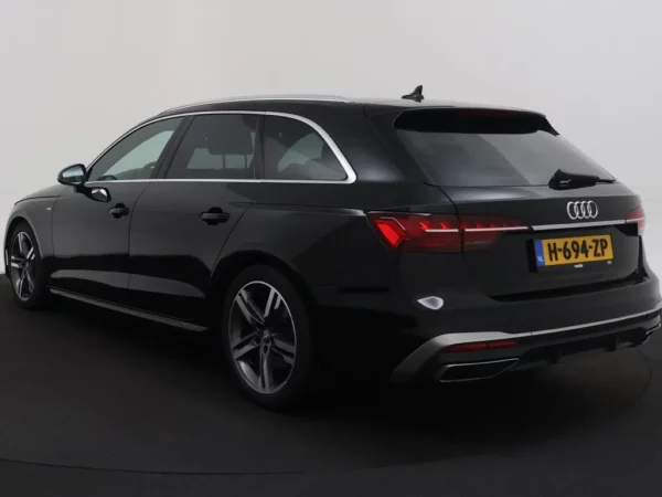 Photo 30 of 30 of WAUZZZF47LA021709 Audi A4 Avant 35 Automaat TFSI S-Line Sport