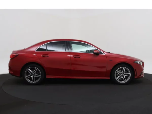 Photo 30 of 32 of W1K1771861J273372 Mercedes-Benz A-Klasse 250e Business Solution AMG HUD