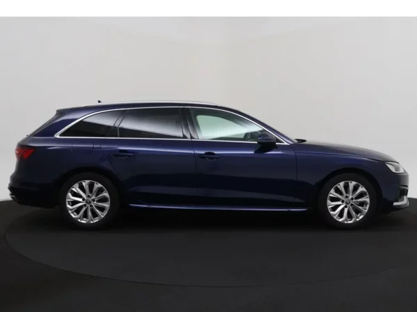 Photo 30 of 32 of WAUZZZF49LA006189 Audi A4 Avant 35 TFSI Launch Business