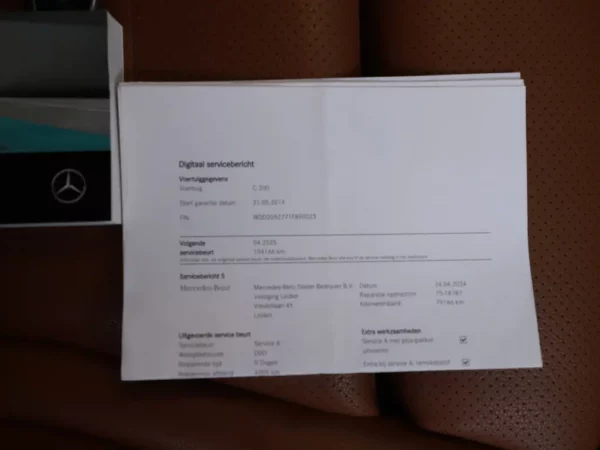 Photo 32 of 36 of WDD2052771F890023 Mercedes-Benz C-Klasse Estate 200 Business Solution AMG Plus Upgrade Edition 5-drs Combi