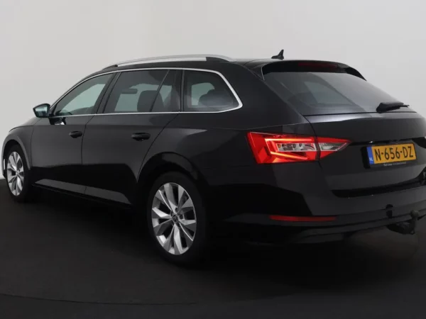 Photo 33 of 33 of TMBJN9NP9N7013019 Skoda Superb Combi 1.5 TSI ACT Business Edition Plus