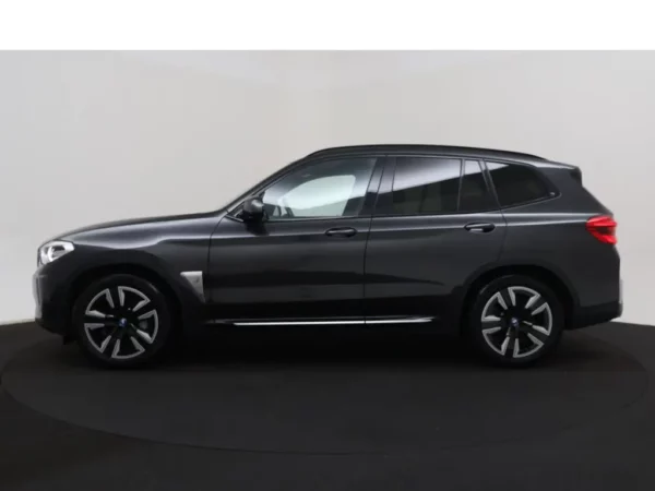 Photo 33 of 36 of WBY7X41090SZ08143 BMW iX3 Executive 80 kWh