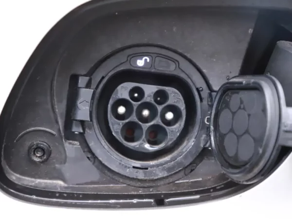 Photo 33 of 37 of WDC2539541F486918 Mercedes-Benz GLC 350e 4MATIC AMG LED