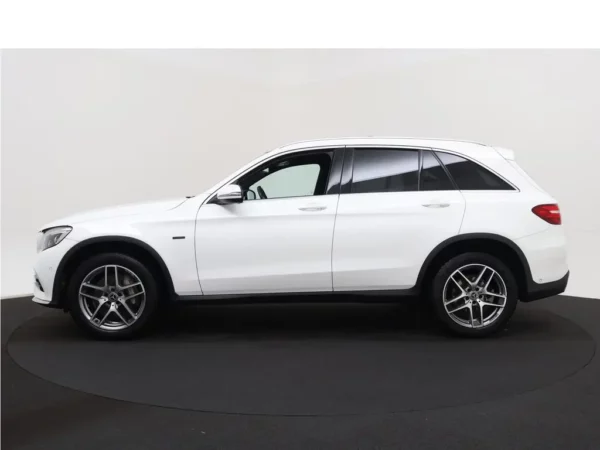 Photo 34 of 37 of WDC2539541F486918 Mercedes-Benz GLC 350e 4MATIC AMG LED