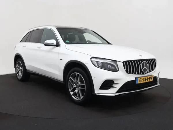 Photo 36 of 37 of WDC2539541F486918 Mercedes-Benz GLC 350e 4MATIC AMG LED