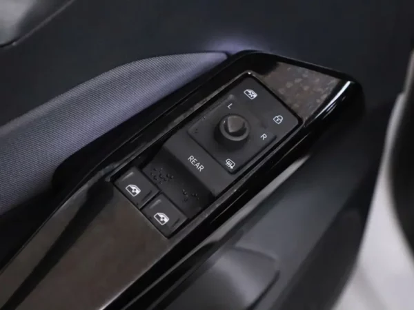 Photo 4 of 29 of WVWZZZE1ZLP006903 Volkswagen ID.3 First 58 kWh LED