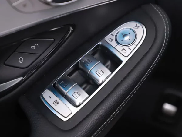 Photo 4 of 30 of WDC2539251F632566 Mercedes-Benz GLC 350 d Aut. 4MATIC Premium Plus 5-drs SUV