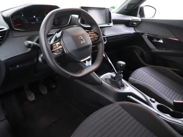 Photo 5 of 26 of VR3USHNKKPJ554293 Peugeot 2008 1.2 PureTech Active Pack Cruise