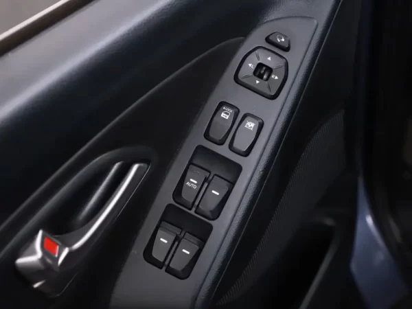 Photo 5 of 29 of TMAJU81BBCJ290071 Hyundai ix35 2.0i Aut. i-Catcher