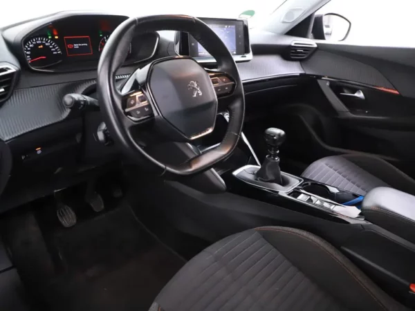 Photo 5 of 30 of VR3USHNKKLJ748222 Peugeot 2008 1.2 PureTech Blue Lease Active