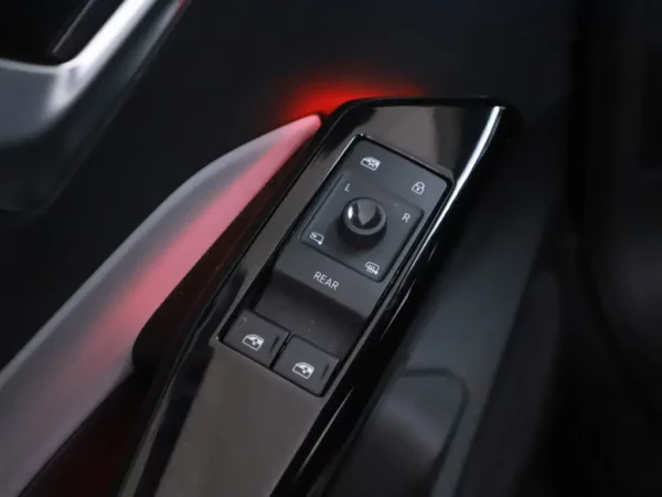 Photo 5 of 31 of WVWZZZE1ZMP001396 Volkswagen ID.3 First Plus 58 kWh