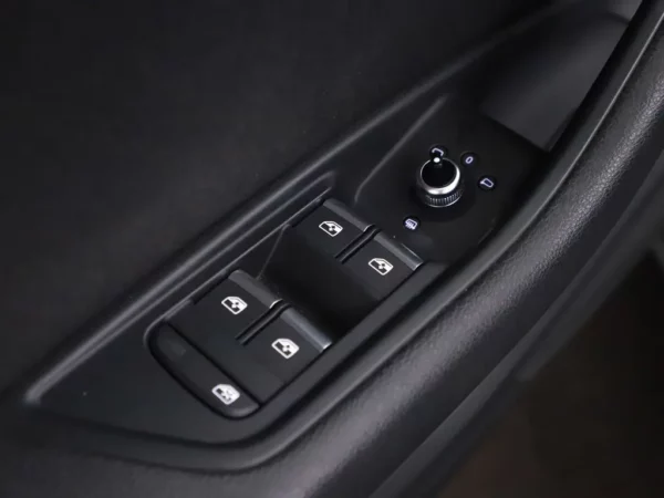 Photo 5 of 33 of WAUZZZF54KA021075 Audi A5 Sportback 40 TFSI Design Pro Line Plus