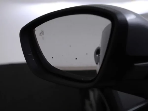 Photo 5 of 35 of VR3FRHNSTMY008275 Peugeot 508 SW 1.2 PureTech Aut. Blue Lease Allure LED