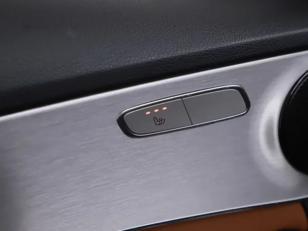 Photo 5 of 36 of WDD2052771F890023 Mercedes-Benz C-Klasse Estate 200 Business Solution AMG Plus Upgrade Edition 5-drs Combi