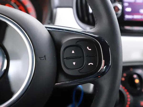 Photo 6 of 19 of ZFABF1BJ9NJG82407 Fiat 500C 1.0 Hybrid Cult 2-drs Softtop