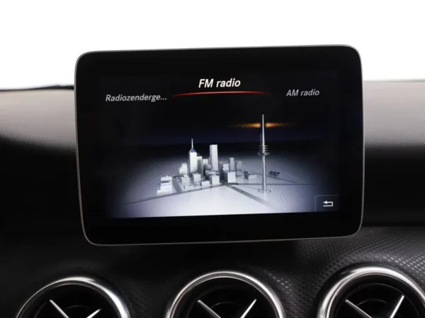 Photo 6 of 24 of WDD1760421J573183 Mercedes-Benz A-Klasse 180 Lease Edition Plus LED