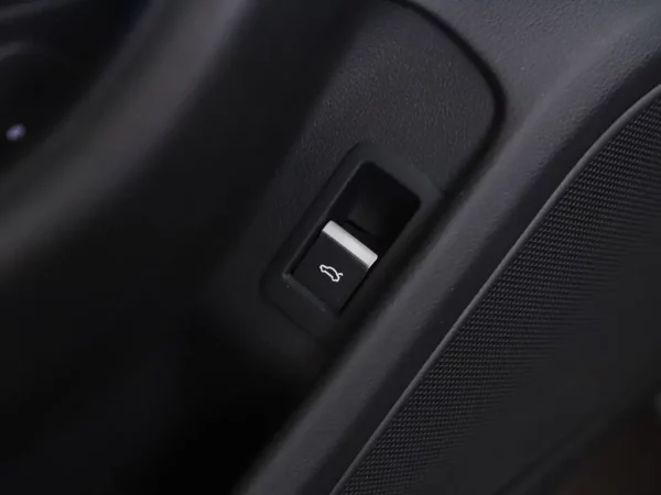 Photo 6 of 33 of WAUZZZF54KA021075 Audi A5 Sportback 40 TFSI Design Pro Line Plus