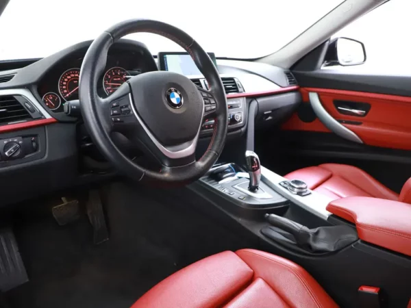 Photo 6 of 33 of WBA3X31030D358417 BMW 3-serie Gran Turismo 328i High Executive