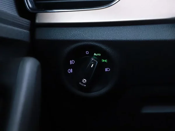 Photo 6 of 34 of TMBER7NW3M3052258 Skoda Scala 1.0 TSI Business Edition 5-drs Hatchb.