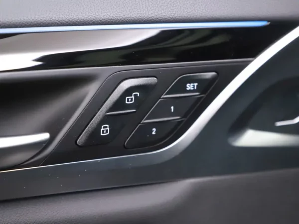 Photo 6 of 36 of WBY7X41090SZ08143 BMW iX3 Executive 80 kWh